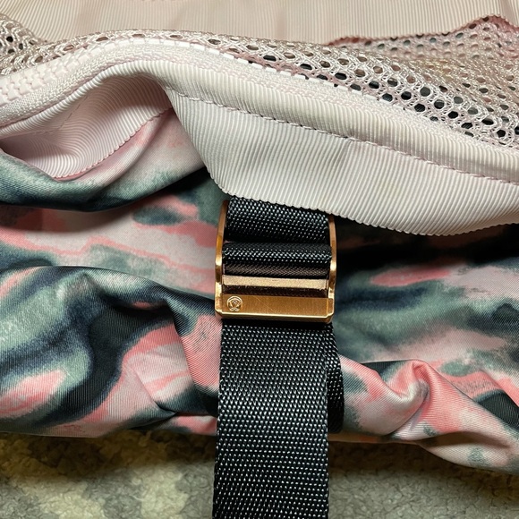 Lululemon Go Lightly Bag Wamo Camo Barely Pink - Picture 7 of 11
